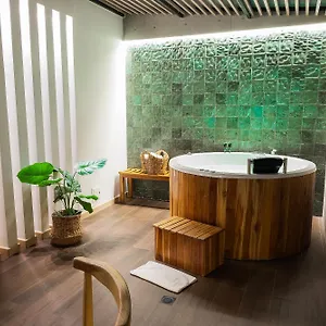 4* Szálloda Black Tower Premium